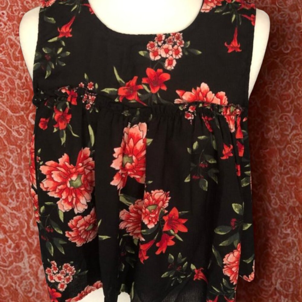 Romeo & Juliet Couture Sleeveless Baby Doll Top